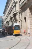 Mailand Straßenbahnlinie 24 mit Gelenkwagen 4952 am Duomo (Via Cantù) (2009)