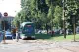 Mailand Straßenbahnlinie 7 mit Niederflurgelenkwagen 7502 nahe bei Corso Sempione 33 dopo Ferrucci (2009)