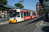 Mainz Straßenbahnlinie 51 mit Niederflurgelenkwagen 202 am Hauptbahnhof (2010)