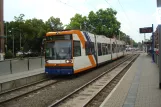 Mannheim Rhein-Haardtbahn 4 mit Niederflurgelenkwagen 2207 am Bonifatiuskirche (2014)