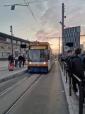 Mannheim Straßenbahnlinie 1 mit Niederflurgelenkwagen 5648 am MA Hauptbahnhof (2023)