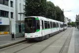 Nantes Straßenbahnlinie 2 mit Niederflurgelenkwagen 327 am 50 Otages (2010)