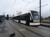 Odense Letbane mit Niederflurgelenkwagen 04 "Strømmen" am Hjallese St (2022)