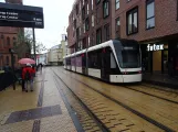 Odense Letbane mit Niederflurgelenkwagen 07 "Drømmen" am Albani Torv (2023)