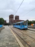 Oslo Straßenbahnlinie 12 mit Gelenkwagen 116 am Aker brygge (2022)