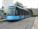 Oslo Straßenbahnlinie 18 mit Niederflurgelenkwagen 423 am Storo (2024)