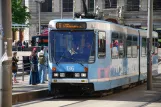 Oslo Straßenbahnlinie 19 mit Gelenkwagen 136 am Jernbanetorget (2013)