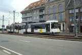 Ostende De Kusttram mit Gelenkwagen 6031 auf Kustlaan, Zeebrugge Vaart (2014)