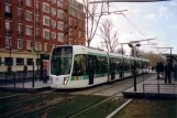 Paris Straßenbahnlinie T3a mit Niederflurgelenkwagen 311 am Porte d'Ivry (2007)