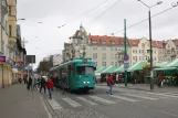 Posen Straßenbahnlinie 18 mit Gelenkwagen 903 am Rynek Jeżycki (2009)