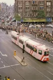 Postkarte: Amsterdam Zusätzliche Linie 6 mit Gelenkwagen 700 auf Dam (1975)