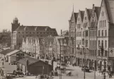 Postkarte: Bergen Straßenbahnlinie 3 mit Triebwagen 33 auf Bryggen (1960)