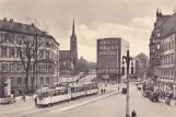 Postkarte: Chemnitz Straßenbahnlinie 2 mit Triebwagen 42 auf Fritz-Heckert-Platz (Falkeplatz) (1930)