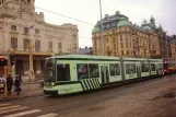 Postkarte: Stockholm Djurgårdslinjen 7N mit Niederflurgelenkwagen 9451 vor Kungliga Dramatiska Teatern (1994)