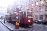 Prag 41 mit Triebwagen 412 am Národní třída (2005)