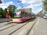 Prag Straßenbahnlinie 15 mit Niederflurgelenkwagen 9369 am Viktoria Žižkov (2024)