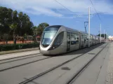 Rabat Straßenbahnlinie L2 mit Niederflurgelenkwagen 028 auf Avenue Chellah (2018)