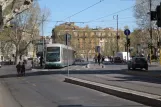 Rom Straßenbahnlinie 8 mit Niederflurgelenkwagen 9104 am Belli (2010)