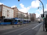 Rostock Straßenbahnlinie 6 mit Niederflurgelenkwagen 663 auf Lange Straße (2015)