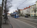 Rostock Straßenbahnlinie 6 mit Niederflurgelenkwagen 664nah Paulstr. (2015)