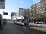 Rostock Zusätzliche Linie 2 mit Niederflurgelenkwagen 652 auf Lange Straße (2015)