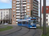 Rostock Zusätzliche Linie 2 mit Niederflurgelenkwagen 689 auf Neuer Markt (2015)