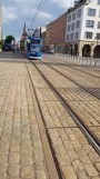 Rostock Zusätzliche Linie 2 mit Niederflurgelenkwagen 689 auf Neuer Markt (2022)