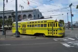 San Francisco F-Market & Wharves mit Triebwagen 1057nah Don Chee Way & Steuart (2010)