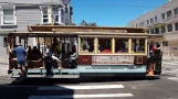 San Francisco Kabelstraßenbahn Powell-Hyde mit Kabelstraßenbahn 14 in der Kreuzung Jackson Street/Mason Street (2021)