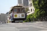 San Francisco Kabelstraßenbahn Powell-Mason mit Kabelstraßenbahn 12 auf Market & 5th (2010)