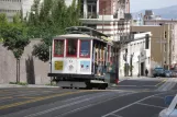 San Francisco Kabelstraßenbahn Powell-Mason mit Kabelstraßenbahn 9 auf Market & 5th (2010)