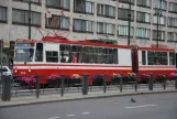 Sankt Petersburg Straßenbahnlinie 49 mit Gelenkwagen 1029 am Kuznechnyy Pereulok (2018)