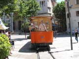 Sóller Straßenbahnlinie mit Offen Beiwagen 10 auf Plaça de sa Constitució (2013)