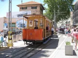 Sóller Straßenbahnlinie mit Offen Beiwagen 11 am Port de Sóller (2013)