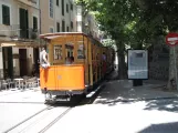 Sóller Straßenbahnlinie mit Offen Beiwagen 11 auf Carrer Via Tramvia (2013)