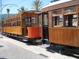 Sóller Straßenbahnlinie mit Offen Beiwagen 6 auf Carrer de la Marina (2013)