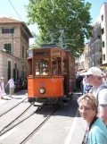 Sóller Straßenbahnlinie mit Triebwagen 22 am Las Palmeras / Carrer de la Marina (2013)