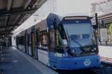 Stockholm Straßenbahnlinie 12 Nockebybanan mit Niederflurgelenkwagen 416 am Alvik (2005)