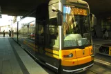 Stockholm Straßenbahnlinie 7S Spårväg City mit Niederflurgelenkwagen 33 am Sergels torg (2011)