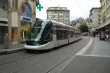 Straßburg Straßenbahnlinie B mit Niederflurgelenkwagen 2009 am Place de l'Homme de Fer (2008)