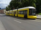 Strausberg Straßenbahnlinie 89 mit Niederflurgelenkwagen 0041 im Lustgarten (2024)