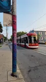 Toronto Niederflurgelenkwagen 4489 auf Queen St E at Broadview (2024)