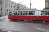 Wien Gelenkwagen 4094 nahe bei Ring, Volkstheater U (2013)