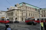 Wien Straßenbahnlinie 1 mit Gelenkwagen 4514 auf Opernring (2009)