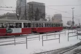 Wien Straßenbahnlinie 2 mit Beiwagen 1222 auf Franz-Josefs-Kai (2013)