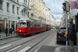 Wien Straßenbahnlinie 2 mit Gelenkwagen 4560 am Albertgasse (2014)