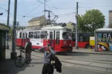 Wien Straßenbahnlinie 5 mit Gelenkwagen 4802 am Praterstern (2008)