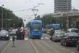 Zagreb Straßenbahnlinie 17 mit Niederflurgelenkwagen 2243 auf Savska cesta (2008)