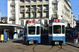 Zürich Straßenbahnlinie 2 mit Gelenkwagen 2079 am Bellevue (2021)