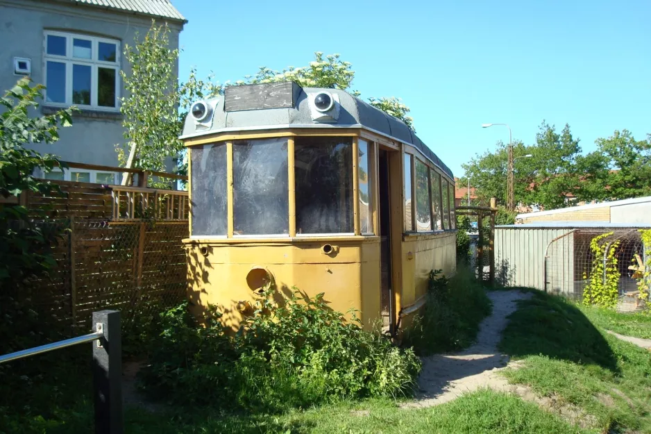 Aarhus Triebwagen 9 hinter Tirsdalens Kindergarten (2011)